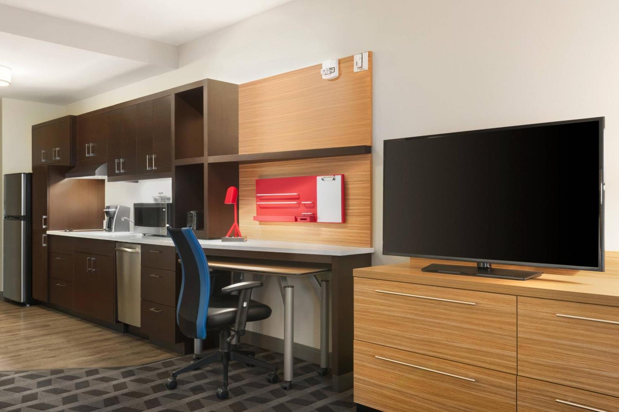 Towneplace Suites By Marriott Dubuque Downtown Exterior photo