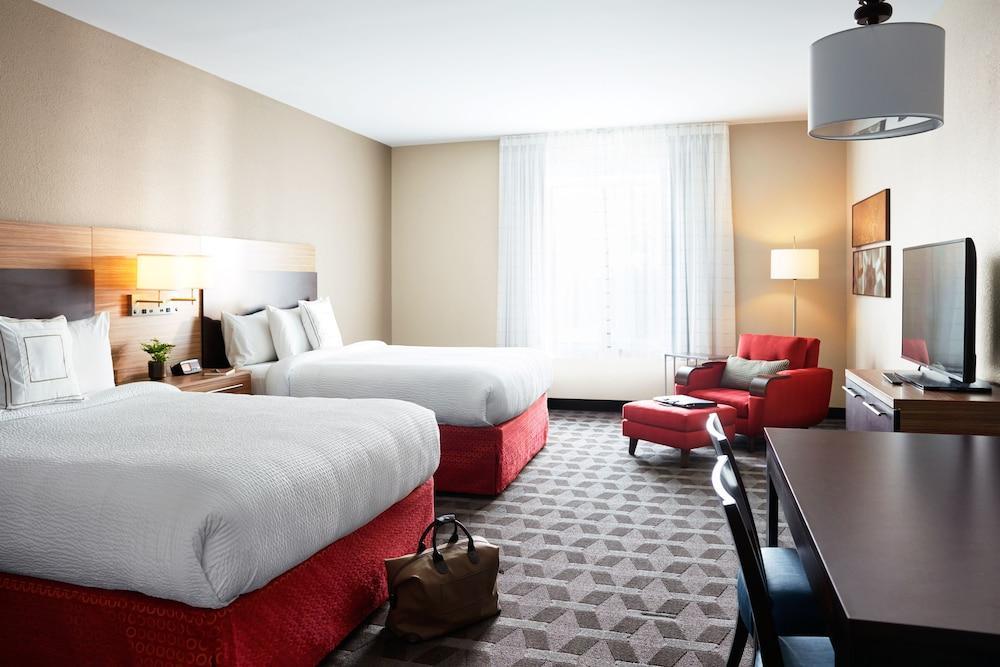 Towneplace Suites By Marriott Dubuque Downtown Exterior photo
