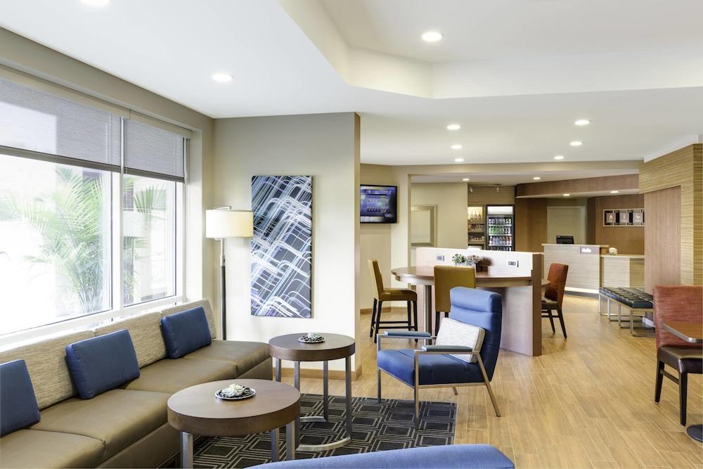 Towneplace Suites By Marriott Dubuque Downtown Exterior photo